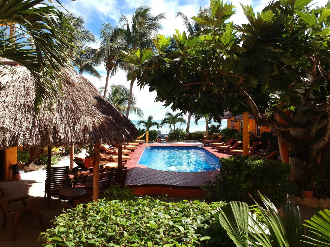 Seaside Cabanas Hotel Caye Corker Buitenkant foto