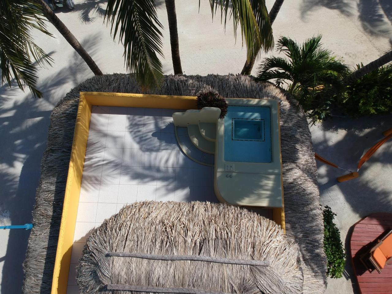 Seaside Cabanas Hotel Caye Corker Buitenkant foto
