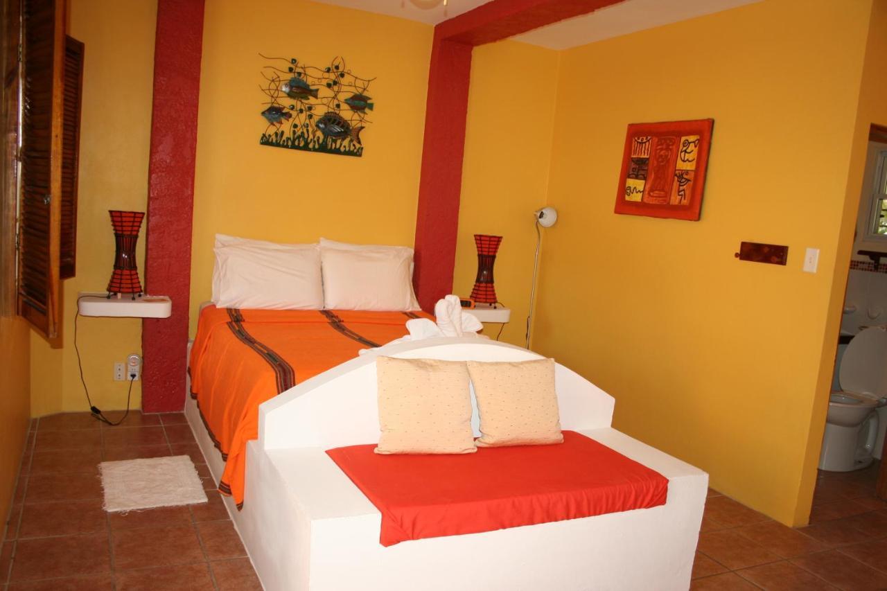 Seaside Cabanas Hotel Caye Corker Buitenkant foto
