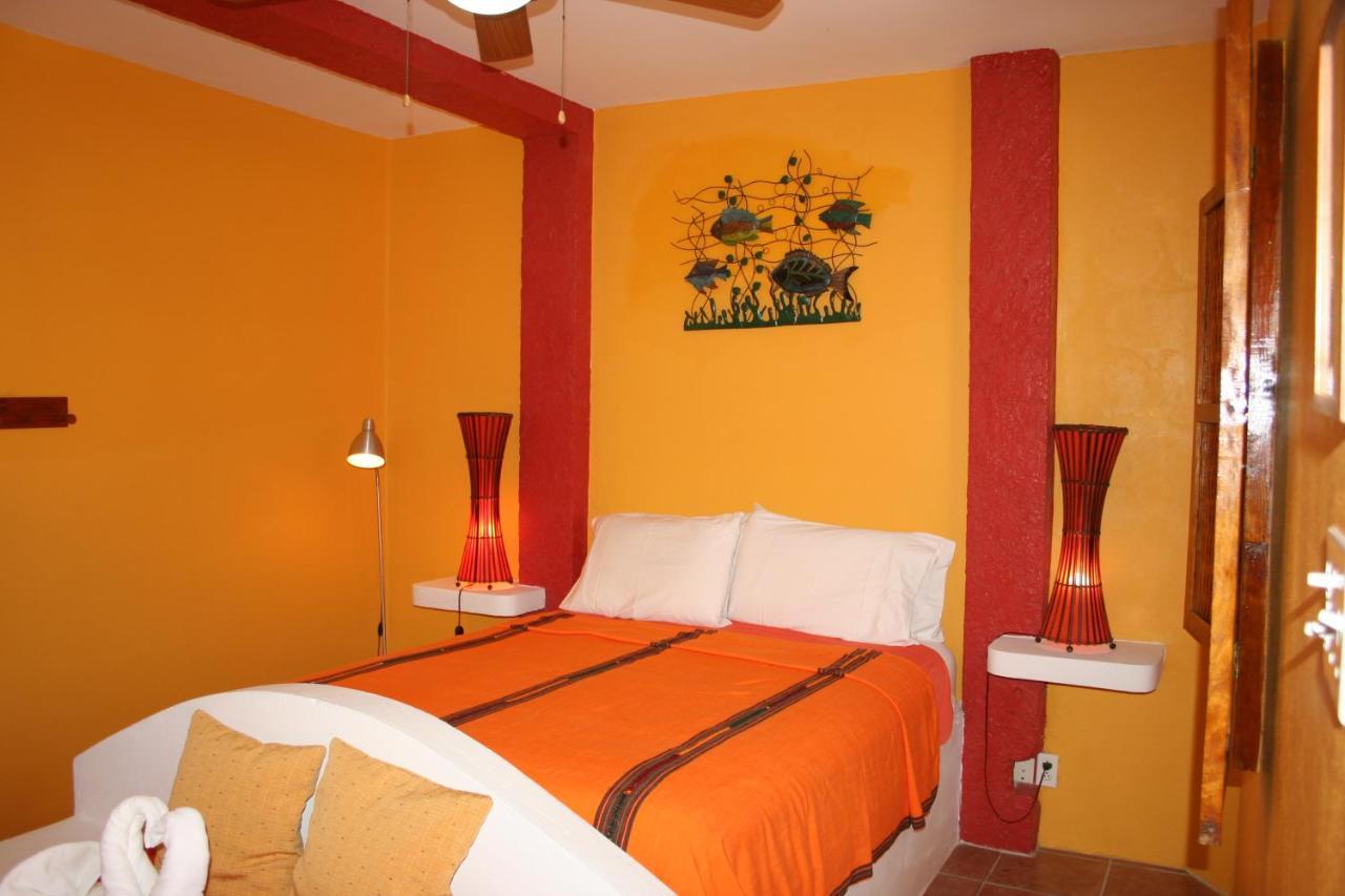 Seaside Cabanas Hotel Caye Corker Buitenkant foto