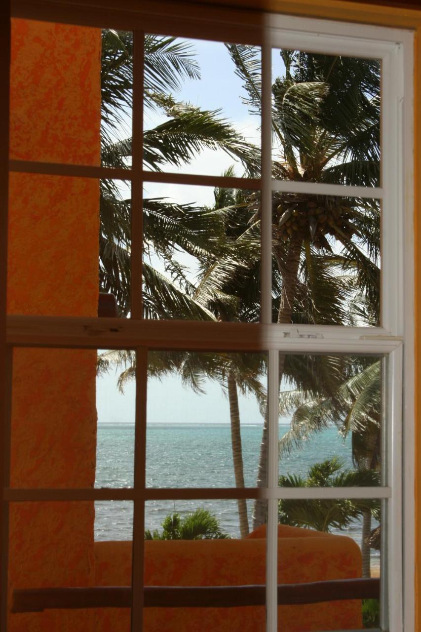 Seaside Cabanas Hotel Caye Corker Buitenkant foto